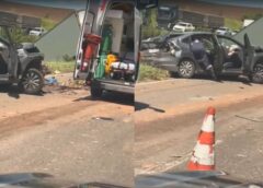 Grave Acidente na BR-324: Carro Destruído e Caminhão em Vala